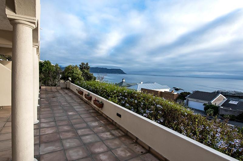 The Tides Bed & Breakfast Simon's Town Exterior photo