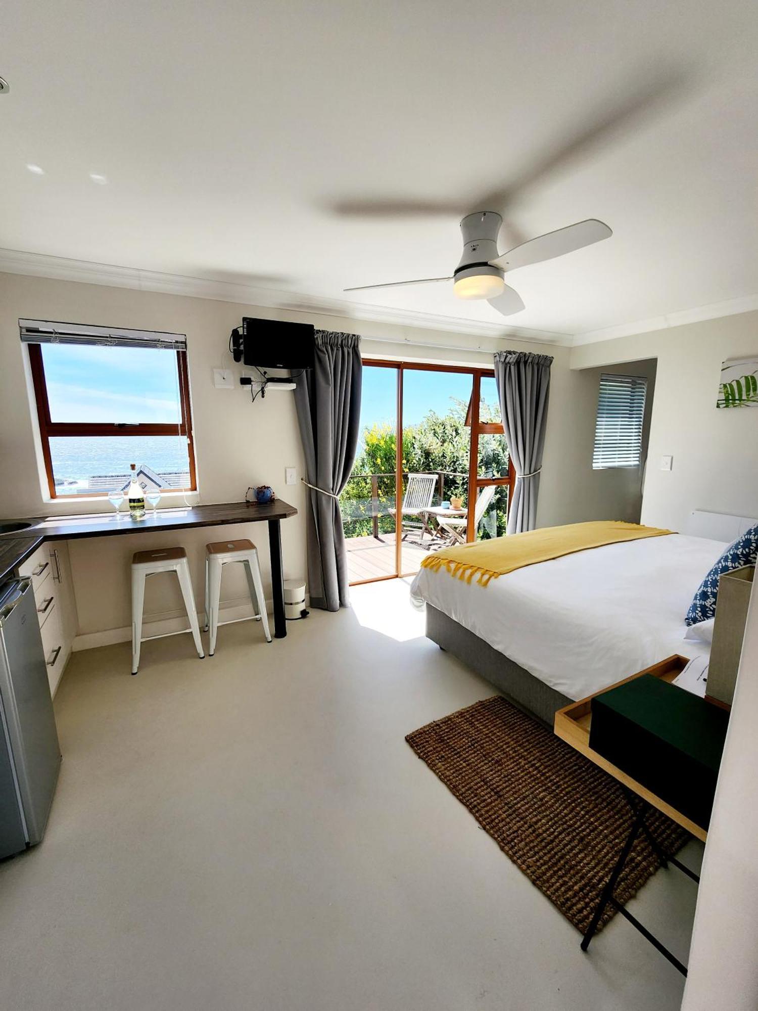 The Tides Bed & Breakfast Simon's Town Exterior photo