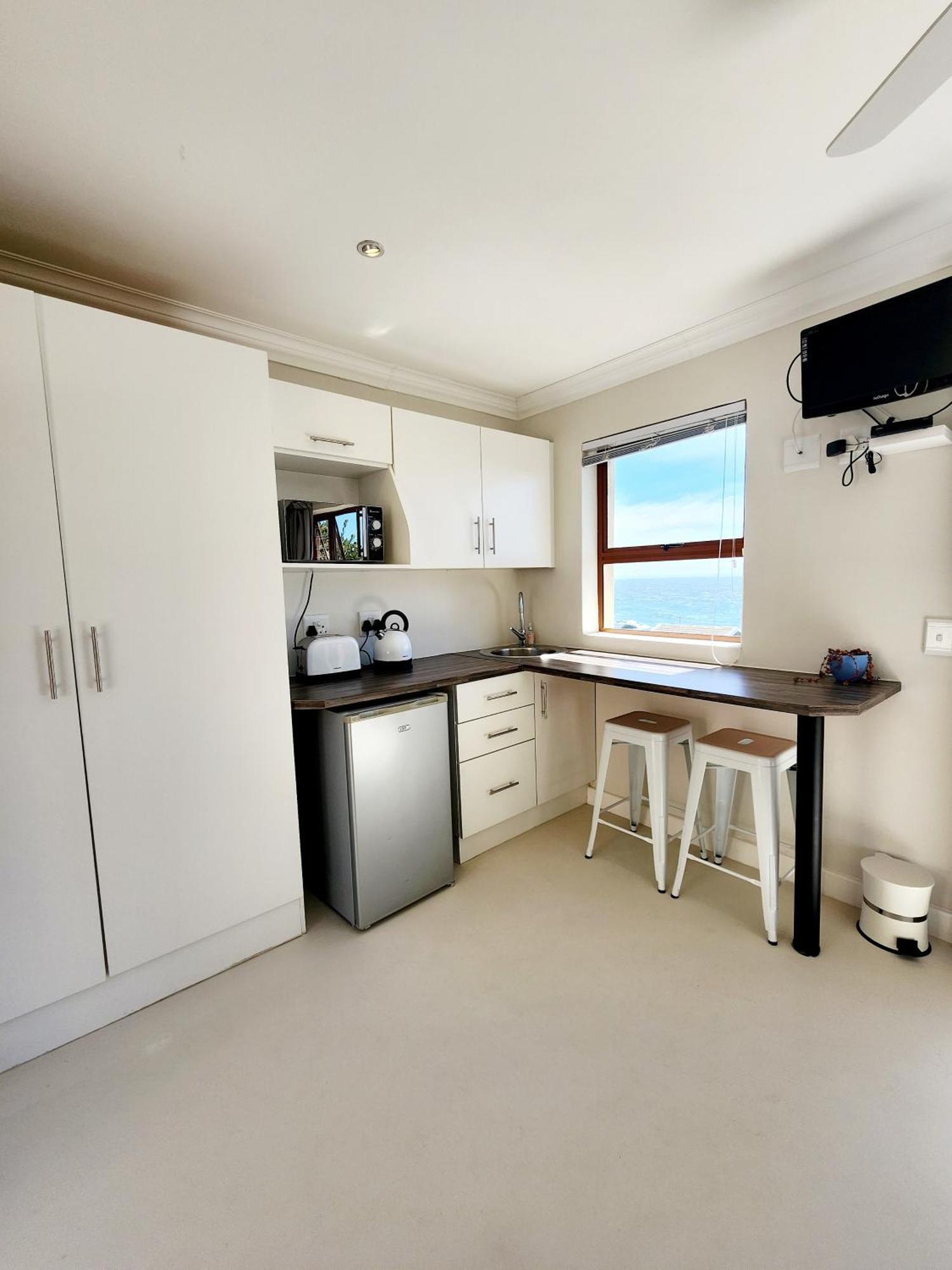 The Tides Bed & Breakfast Simon's Town Exterior photo